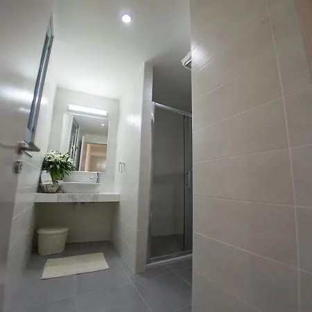 Operetta House Apartment *