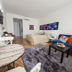 Operetta House Apartment *